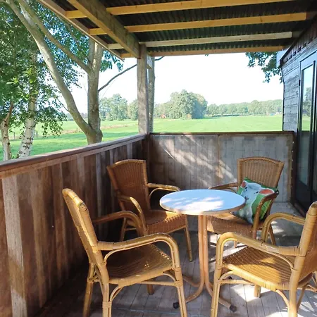 Pak Oe Rust, Bij Stacaravan Busscher Camping *